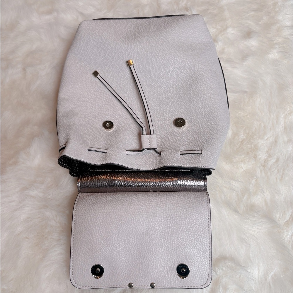 Guess Backpack - Picture 5 of 7